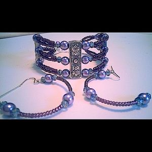 "Pussy Feathers" earring & bracelet set